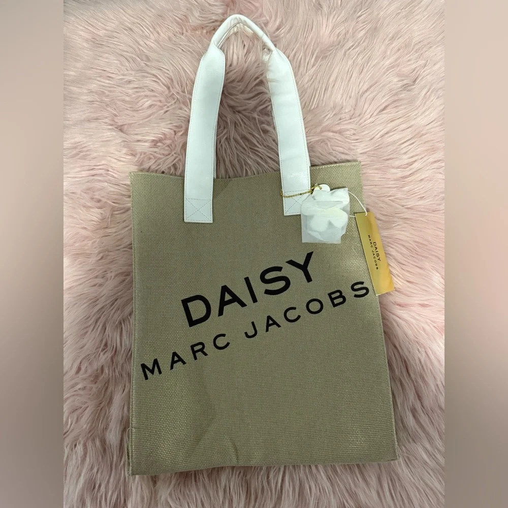 Marc‎ Jacobs Daisy Tan and White Tote Bag